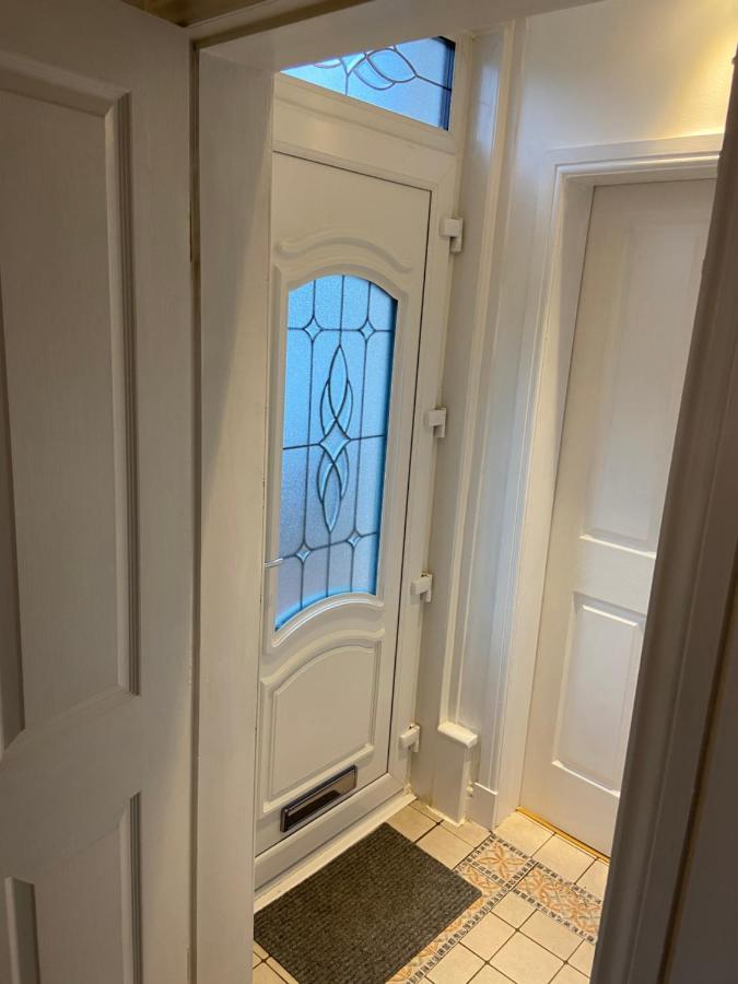 Cheerful One Bedroom Cottage With Parking Space. 格拉斯哥 外观 照片