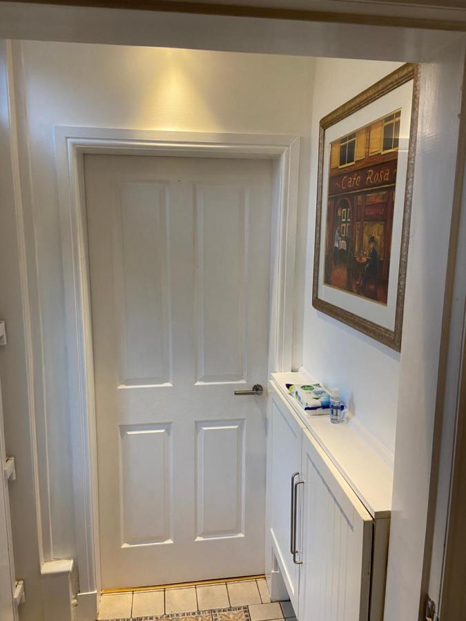 Cheerful One Bedroom Cottage With Parking Space. 格拉斯哥 外观 照片
