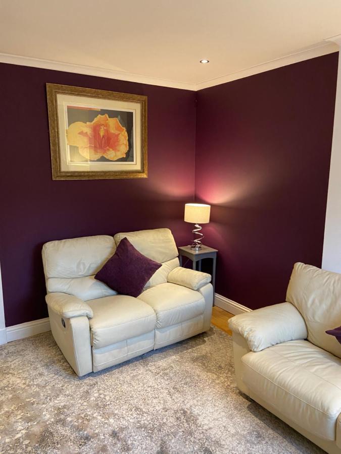 Cheerful One Bedroom Cottage With Parking Space. 格拉斯哥 外观 照片