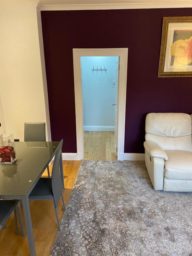 Cheerful One Bedroom Cottage With Parking Space. 格拉斯哥 外观 照片